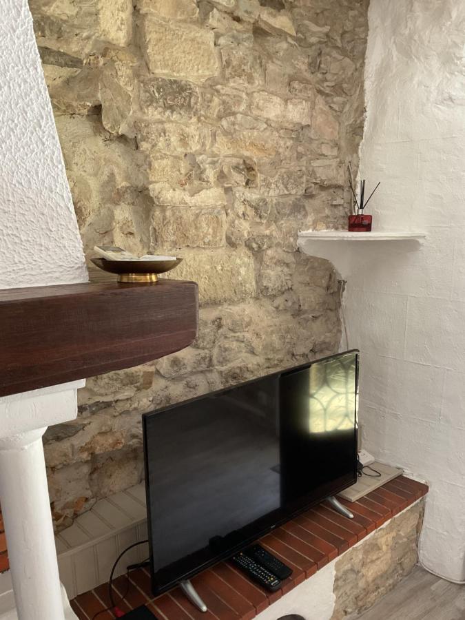 Ferienwohnung Place Aux Herbes Nîmes Exterior foto