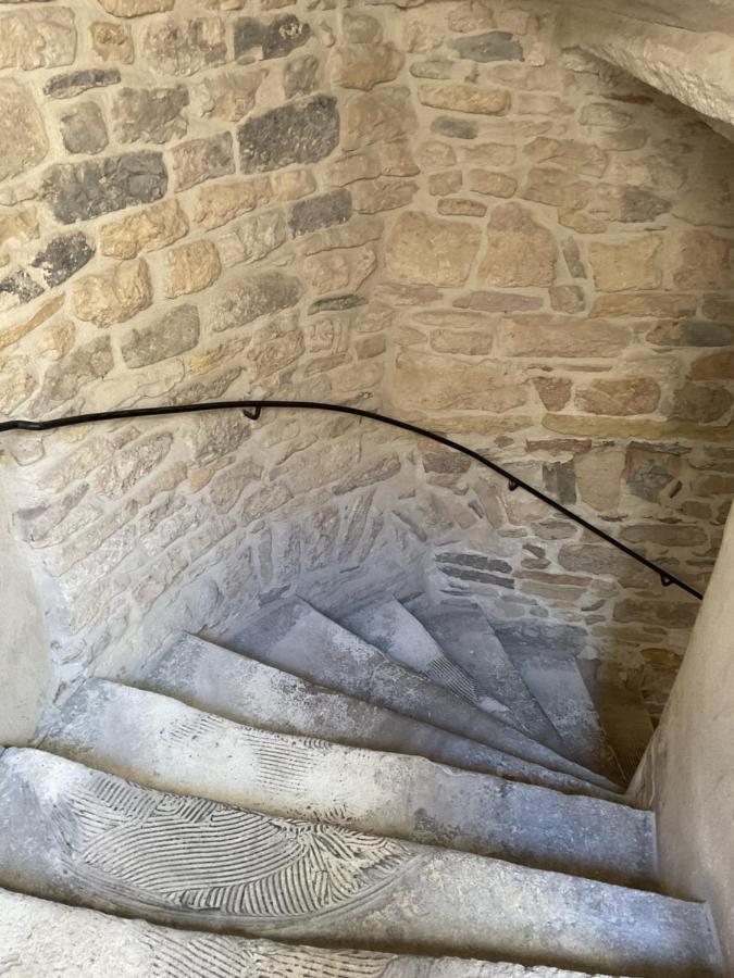 Ferienwohnung Place Aux Herbes Nîmes Exterior foto