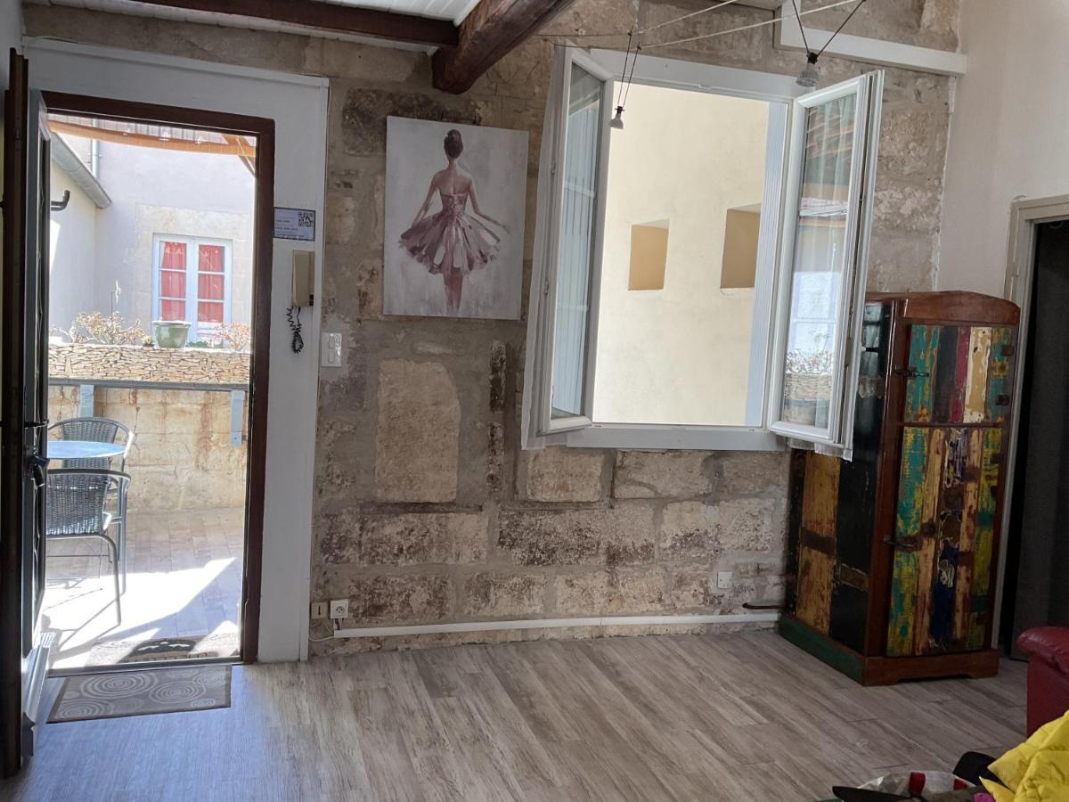 Ferienwohnung Place Aux Herbes Nîmes Exterior foto